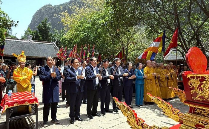 Lễ hội Tràng An 2025 tại Ninh Bình - Di sản ngàn năm hồn thiêng sông núi - Ảnh 5.
