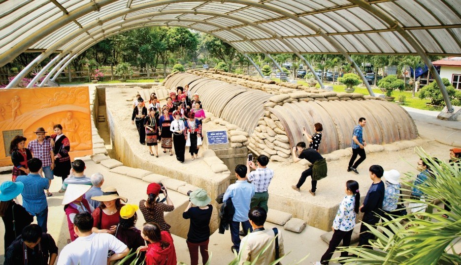 Triển lãm “Từ Chiến thắng Điện Biên Phủ đến Đại thắng mùa Xuân năm 1975” - Ảnh 6.