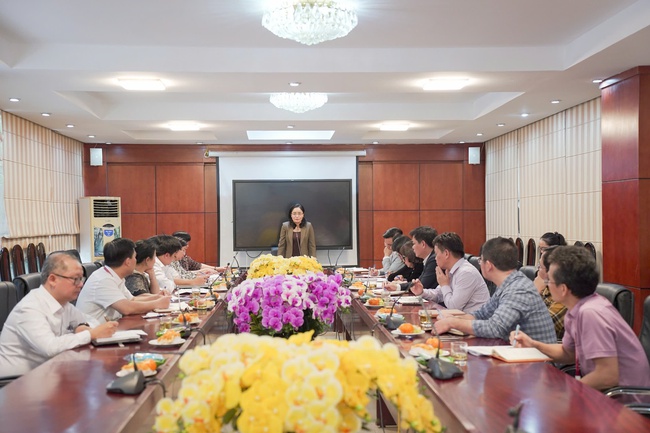 Thứ trưởng Bộ VHTTDL Trịnh Thị Thủy làm việc với Trường Đại học Văn hóa Hà Nội - Ảnh 2.