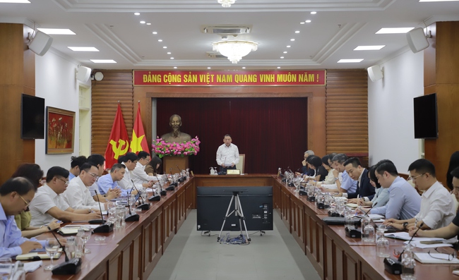 Bộ trưởng Nguyễn Văn Hùng chủ trì cuộc họp chuyên đề về xây dựng pháp luật tháng 4 của Bộ VHTTDL - Ảnh 6.