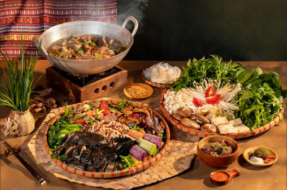 Vô vàn trải nghiệm thú vị tại Lễ hội hoa hồng lớn nhất Việt Nam dịp 30/4-1/5 - Ảnh 6.