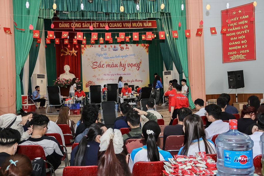 Đoàn Thanh niên Cục Du lịch Quốc gia Việt Nam tổ chức Ngày hội hiến máu tình nguyện 2025 - Ảnh 4.