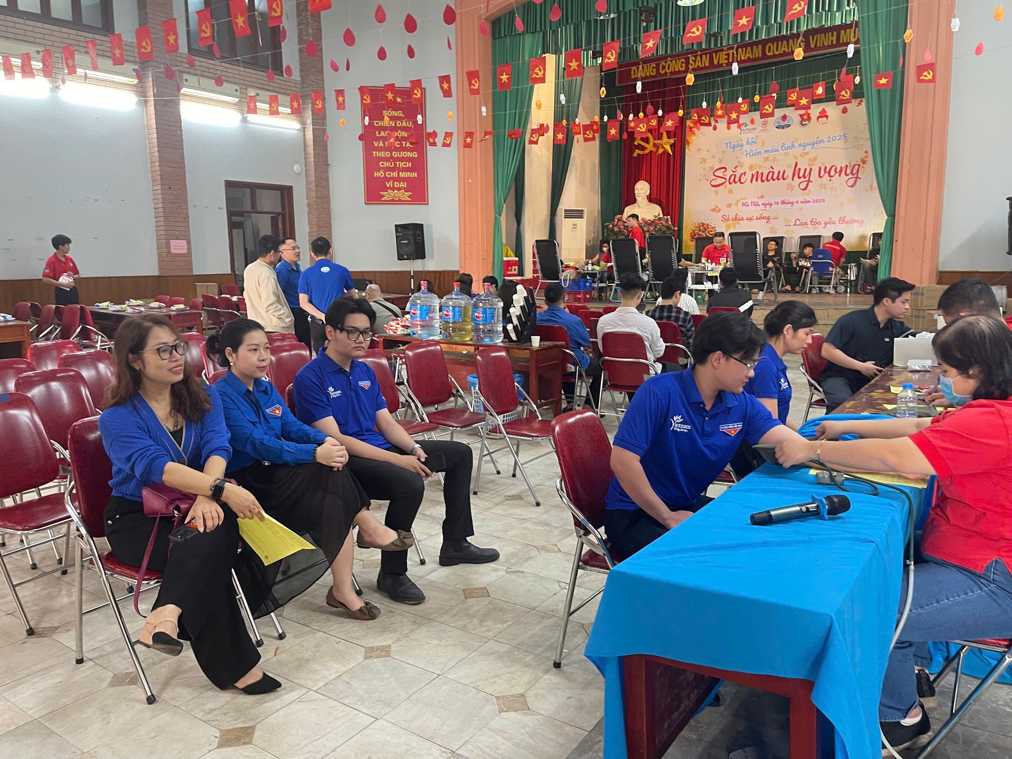 Đoàn Thanh niên Cục Du lịch Quốc gia Việt Nam tổ chức Ngày hội hiến máu tình nguyện 2025 - Ảnh 5.