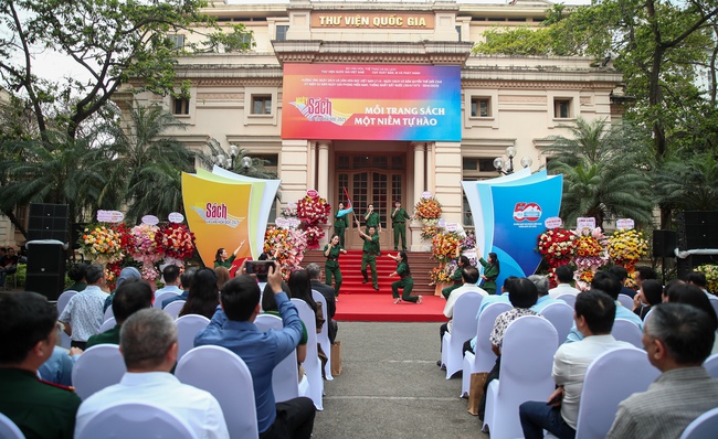 Khai mạc Ngày Sách và Văn hóa đọc Việt Nam 2025 - Ảnh 1.