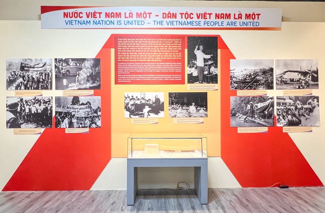 Gần 150 tài liệu, hiện vật được giới thiệu tại trưng bày  chuyên đề "Non sông liền một dải" - Ảnh 3.