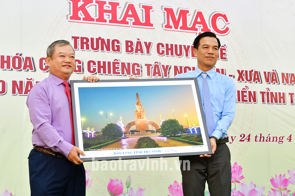 Trà Vinh: Khai mạc triển lãm “Văn hóa Cồng chiêng Tây Nguyên - Xưa và nay” - Ảnh 5.