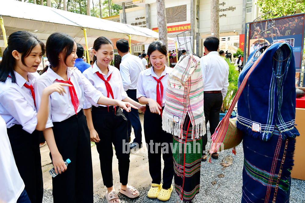 Trà Vinh: Khai mạc triển lãm “Văn hóa Cồng chiêng Tây Nguyên - Xưa và nay” - Ảnh 10.
