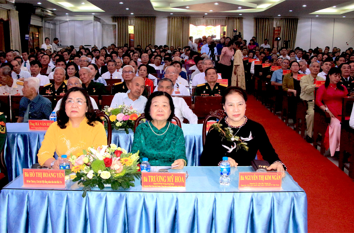 Bến Tre kỷ niệm 50 năm Ngày giải phóng miền Nam, thống nhất đất nước, 50 năm Ngày giải phóng tỉnh Bến Tre - Ảnh 1.