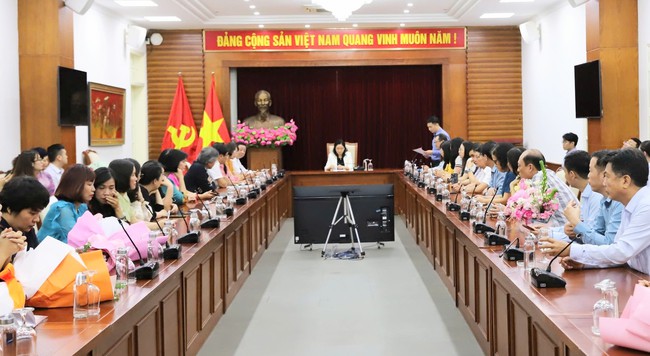 Trao quyết định nghỉ hưu trước tuổi cho 3 cán bộ của Bộ VHTTDL - Ảnh 2.