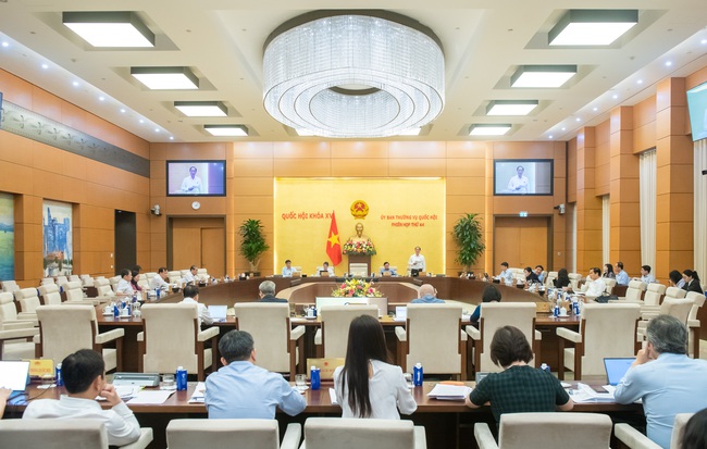 Ủy ban Thường vụ Quốc hội cho ý kiến về dự thảo Nghị quyết đào tạo các ngành, nghề chuyên môn đặc thù trong lĩnh vực nghệ thuật - Ảnh 1.