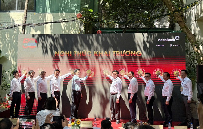 Khai trương Trung tâm Báo chí tuyên truyền các hoạt động Kỷ niệm 50 năm Ngày Giải phóng miền Nam, thống nhất đất nước - Ảnh 4.