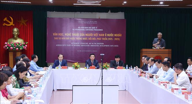 Tạo điều kiện phát triển văn học, nghệ thuật của người Việt Nam ở nước ngoài - Ảnh 2.
