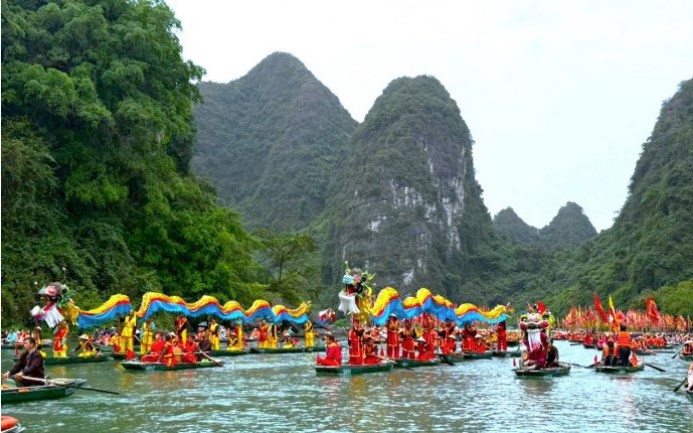 Lễ hội Tràng An 2025 tại Ninh Bình - Di sản ngàn năm hồn thiêng sông núi