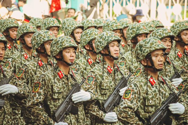 Những khoảnh khắc đẹp tại Lễ diễu binh, diễu hành 50 năm Giải phóng miền Nam, thống nhất đất nước - Ảnh 27.