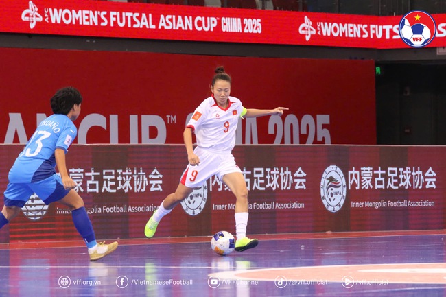 Đội tuyển Futsal nữ Việt Nam giành vé vào tứ kết Giải Futsal Nữ vô địch châu Á 2025 - Ảnh 1.