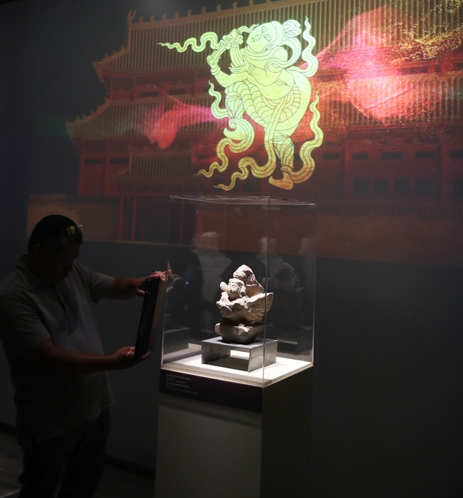 Chiêm ngưỡng di sản Phật giáo thời Lý qua công nghệ 3D mapping tại Bảo tàng Lịch sử quốc gia - Ảnh 11.