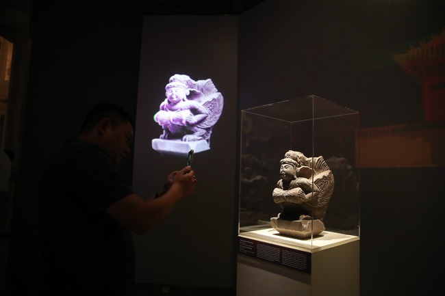 Chiêm ngưỡng di sản Phật giáo thời Lý qua công nghệ 3D mapping tại Bảo tàng Lịch sử quốc gia - Ảnh 13.