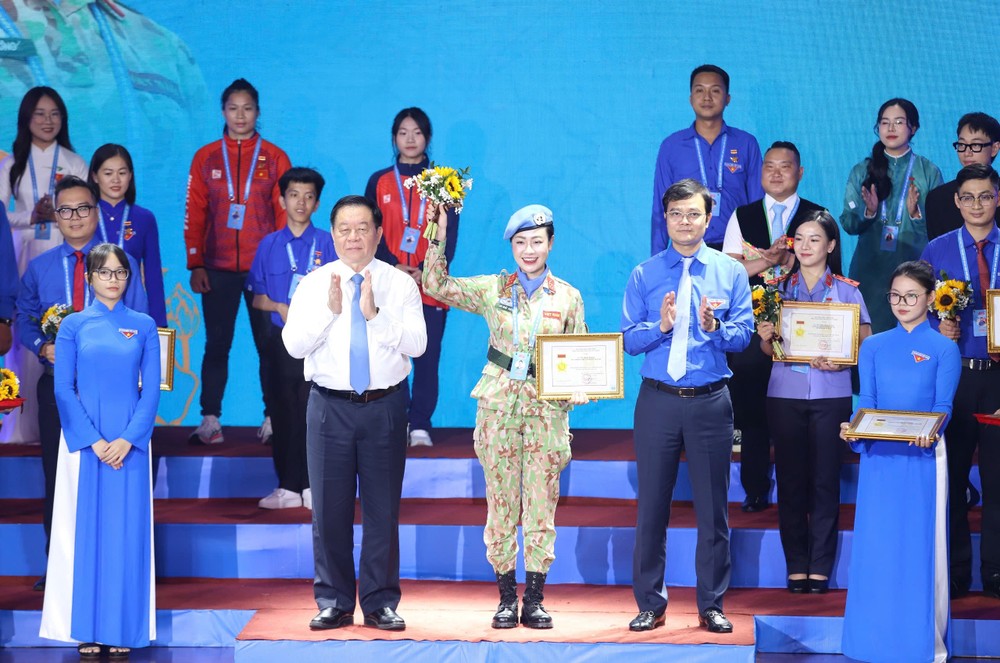 Thanh niên Việt Nam rèn tâm trong, luyện trí sáng, xây lực cường noi gương Bác Hồ - Ảnh 1.