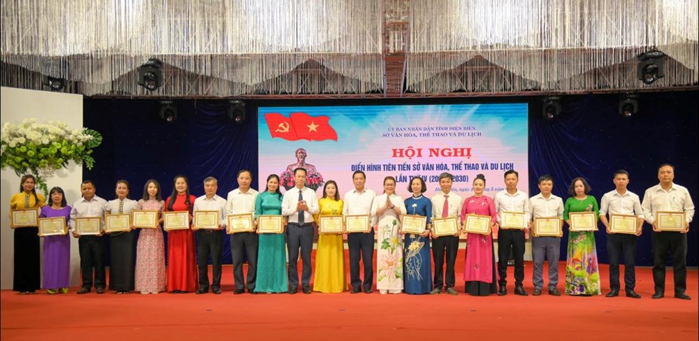 Điện Biên: Biểu dương 56 tập thể, cá nhân điển hình tiên tiến ngành VHTTDL - Ảnh 3.