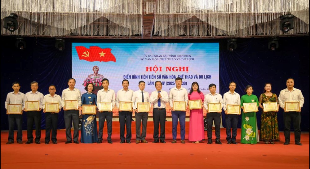 Điện Biên: Biểu dương 56 tập thể, cá nhân điển hình tiên tiến ngành VHTTDL - Ảnh 2.