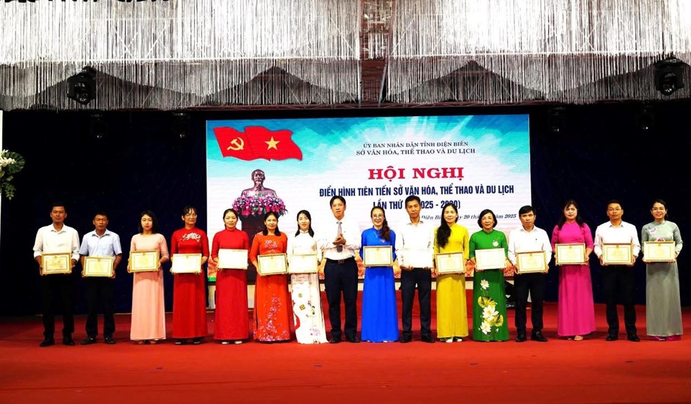Điện Biên: Biểu dương 56 tập thể, cá nhân điển hình tiên tiến ngành VHTTDL - Ảnh 4.