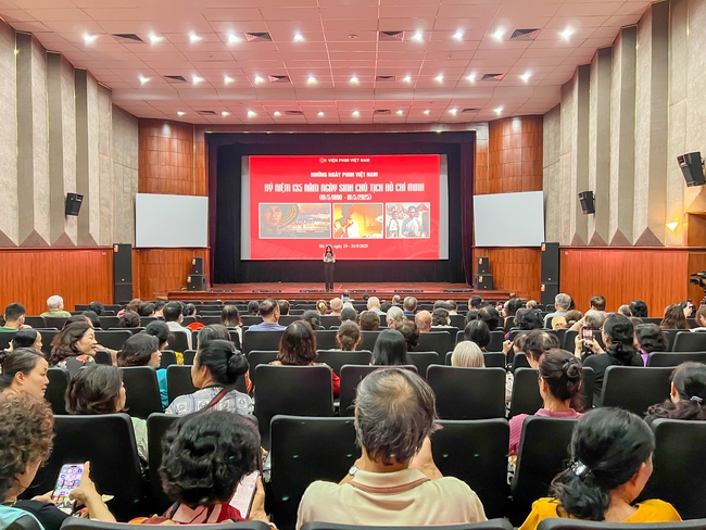 Xúc động những bộ phim khắc họa chân dung Bác Hồ - Ảnh 1.