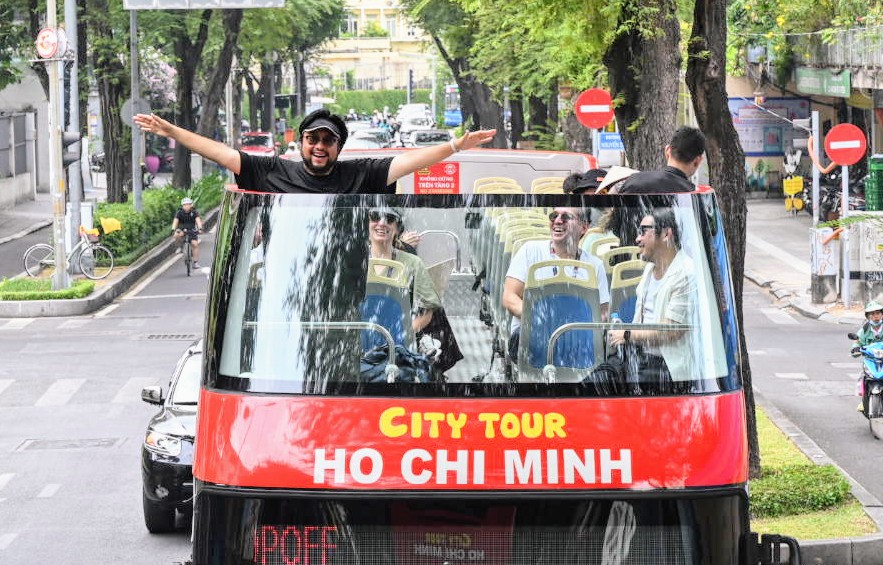 Du lịch, hàng không rộn ràng vào mùa cao điểm Hè 2025 - Ảnh 2.