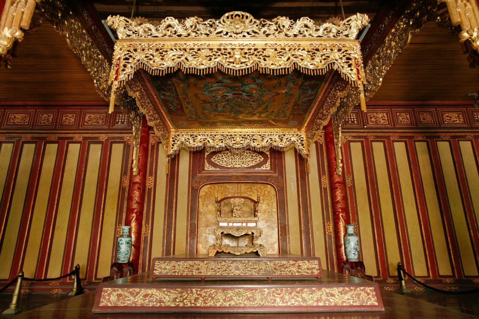 Thành lập Hội đồng quốc gia để phục hồi nguyên trạng Ngai vàng triều Nguyễn - Ảnh 1.