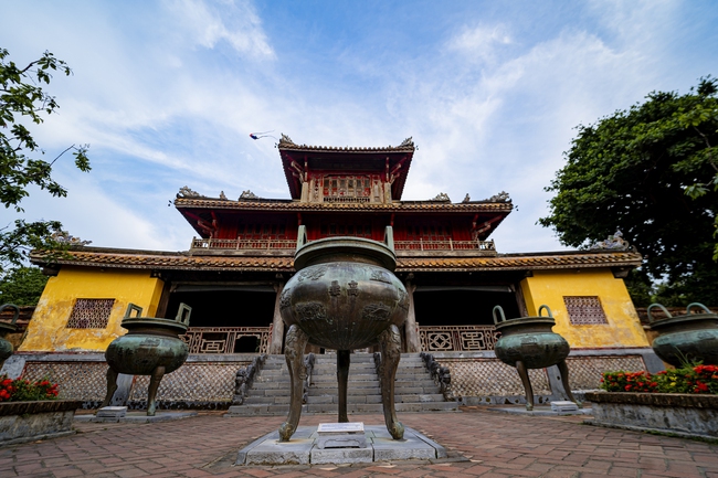 Huế: Triển khai các phương án đảm bảo an ninh, an toàn và biện pháp ứng phó rủi ro cho bảo vật quốc gia - Ảnh 1.