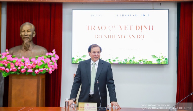 Bộ Văn hóa, Thể thao và Du lịch trao các quyết định về công tác cán bộ - Ảnh 1.