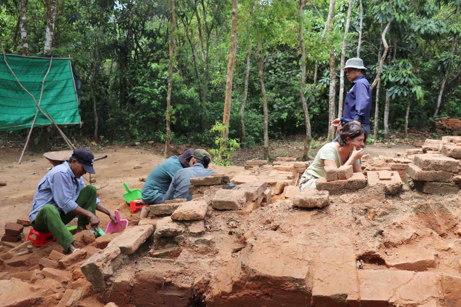 Những phát hiện mới trong quá trình khai quật tại Khu đền tháp Mỹ Sơn - Ảnh 2.