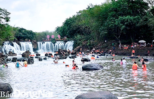 Đồng Nai đón hơn 1,7 triệu lượt khách du lịch - Ảnh 1.