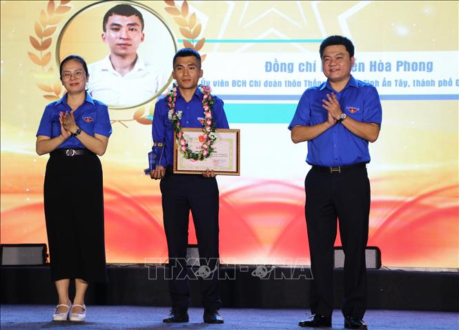 Tôn vinh những thanh niên, phụ nữ tiêu biểu - Ảnh 1.