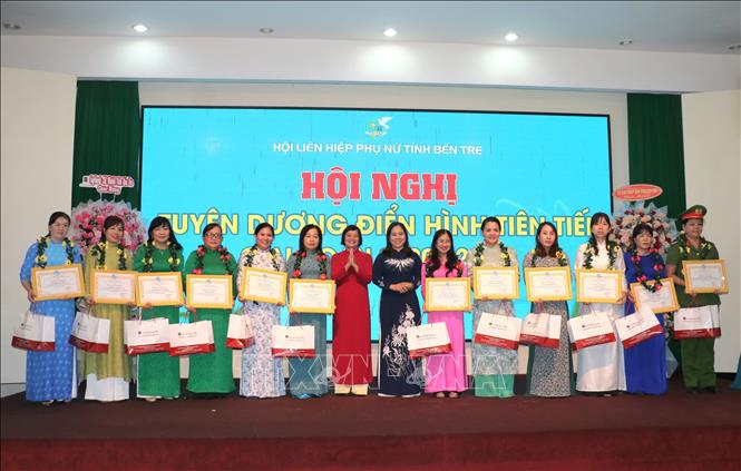 Tôn vinh những thanh niên, phụ nữ tiêu biểu - Ảnh 3.