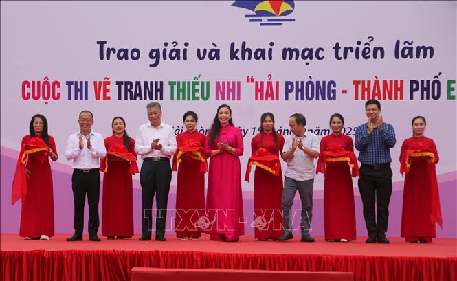 Trao thưởng Cuộc thi vẽ tranh thiếu nhi thành phố Cảng - Ảnh 1.