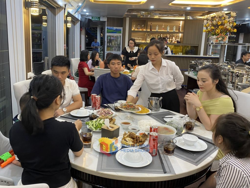 Quảng Ninh: Tăng trải nghiệm du lịch dịp hè - Ảnh 2.