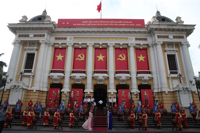 Khai mạc Đại hội đại biểu Đảng bộ Bộ Văn hóa, Thể thao và Du lịch lần thứ I, nhiệm kỳ 2025- 2030 - Ảnh 5.