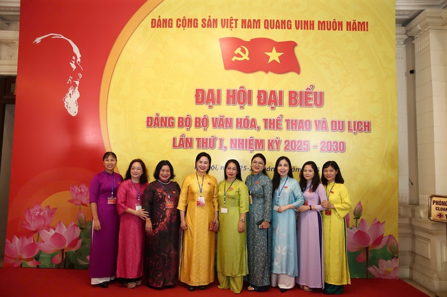 Khai mạc Đại hội đại biểu Đảng bộ Bộ Văn hóa, Thể thao và Du lịch lần thứ I, nhiệm kỳ 2025- 2030 - Ảnh 10.