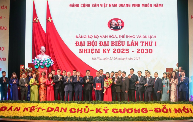 Bộ trưởng Nguyễn Văn Hùng giữ chức Bí thư Đảng ủy Bộ VHTTDL nhiệm kỳ 2025 - 2030 - Ảnh 3.
