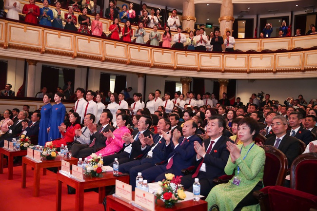 Bộ trưởng Nguyễn Văn Hùng giữ chức Bí thư Đảng ủy Bộ VHTTDL nhiệm kỳ 2025 - 2030 - Ảnh 1.