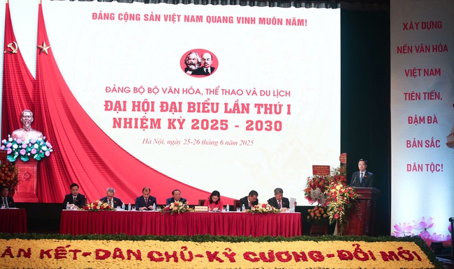 "Chuyển hóa các giá trị văn hóa thành nguồn lực cho sự phát triển" - Ảnh 1.