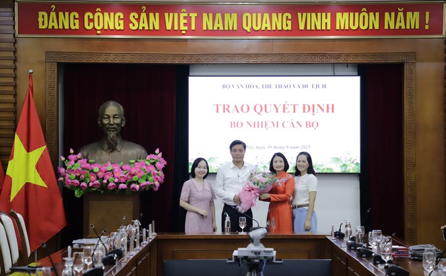 Bổ nhiệm Phó Cục trưởng Cục Du lịch Quốc gia Việt Nam và Phó Vụ trưởng Vụ Kế hoạch Tài chính, Bộ VHTTDL - Ảnh 7.