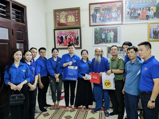 Nhiều hoạt động ý nghĩa kỷ niệm 78 năm ngày Thương binh - Liệt sỹ - Ảnh 1.