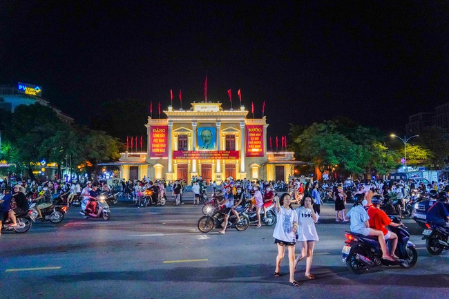 Hải Phòng: Các mô hình du lịch đêm có hiệu ứng tích cực, thu hút được đông đảo nhân dân và du khách - Ảnh 3.