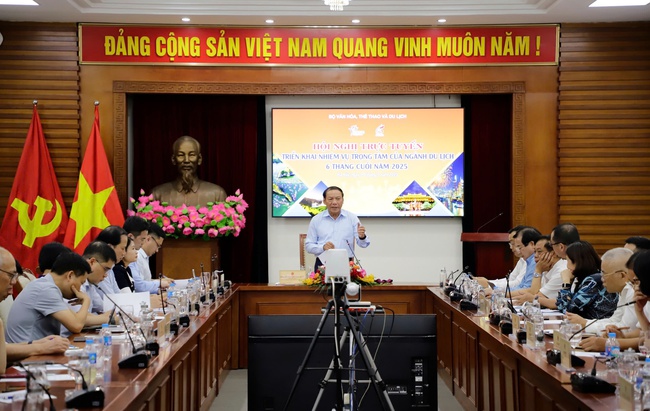 Bộ trưởng Nguyễn Văn Hùng chủ trì Hội nghị triển khai nhiệm vụ trọng tâm của ngành Du lịch 6 tháng cuối năm 2025 - Ảnh 1.