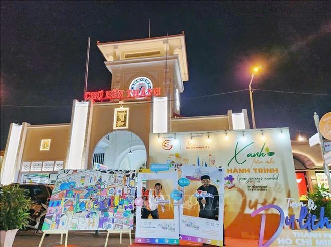 TP. Hồ Chí Minh đón gần 696 nghìn lượt khách quốc tế trong tháng 7/2025 - Ảnh 1.