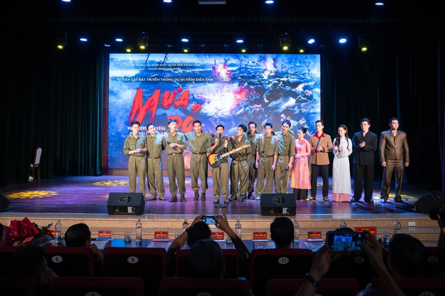 "Mưa đỏ" - Tái hiện câu chuyện lịch sử bằng ngôn ngữ điện ảnh - Ảnh 4.