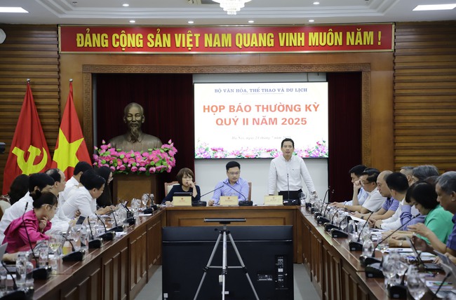 Cần thể chế hóa quy định về việc hạn chế hoạt động của nghệ sĩ vi phạm trên không gian mạng - Ảnh 1.