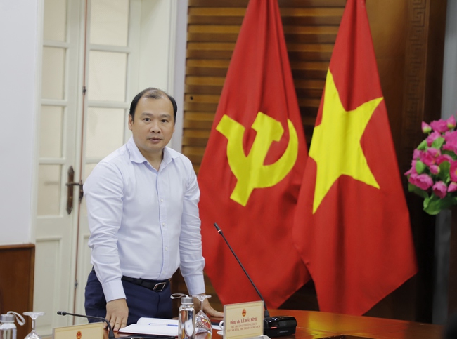 Bộ trưởng Nguyễn Văn Hùng chủ trì cuộc họp tập thể lãnh đạo Bộ VHTTDL về việc quán triệt, triển khai một số nhiệm vụ trọng tâm thời gian tới - Ảnh 4.