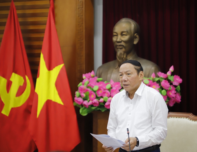 Bộ trưởng Nguyễn Văn Hùng chủ trì cuộc họp tập thể lãnh đạo Bộ VHTTDL về việc quán triệt, triển khai một số nhiệm vụ trọng tâm thời gian tới - Ảnh 6.